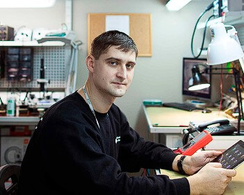 Мастер сервисного центра по ремонту техники Binatone